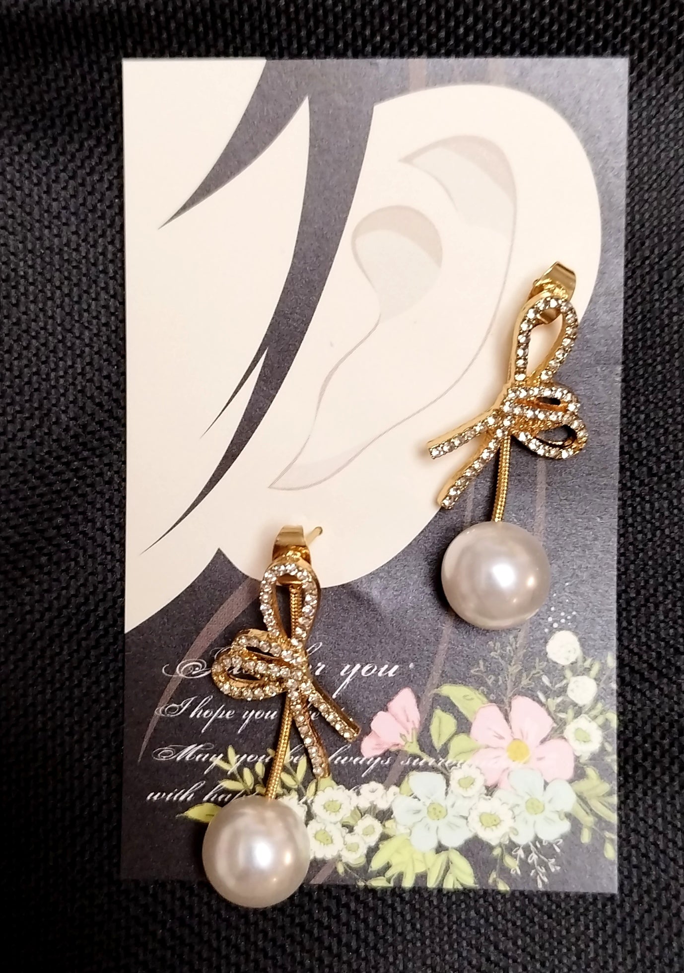縦リボン型・パール付きピアス