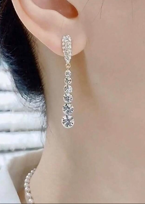 ロングラインストーンピアス