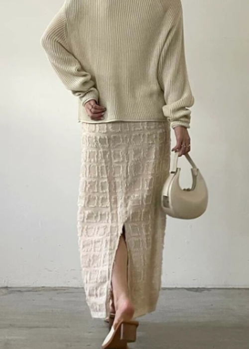春色・フリンジタイトスカート