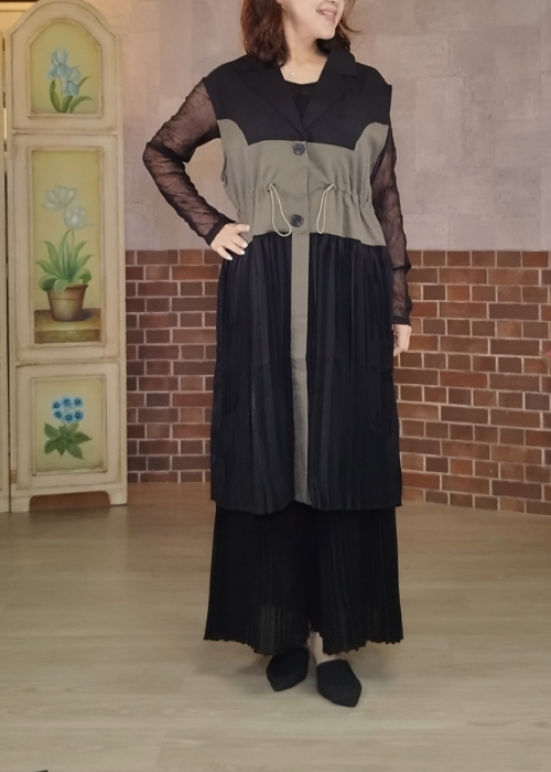 配色・プリーツジレ