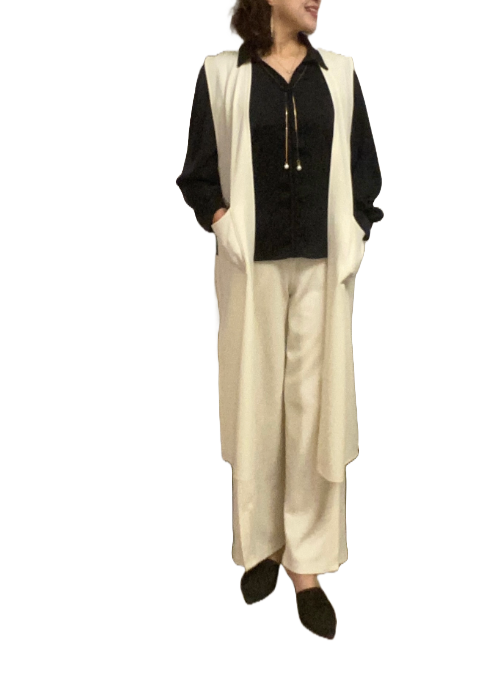 オフwhiteのロングジレ
