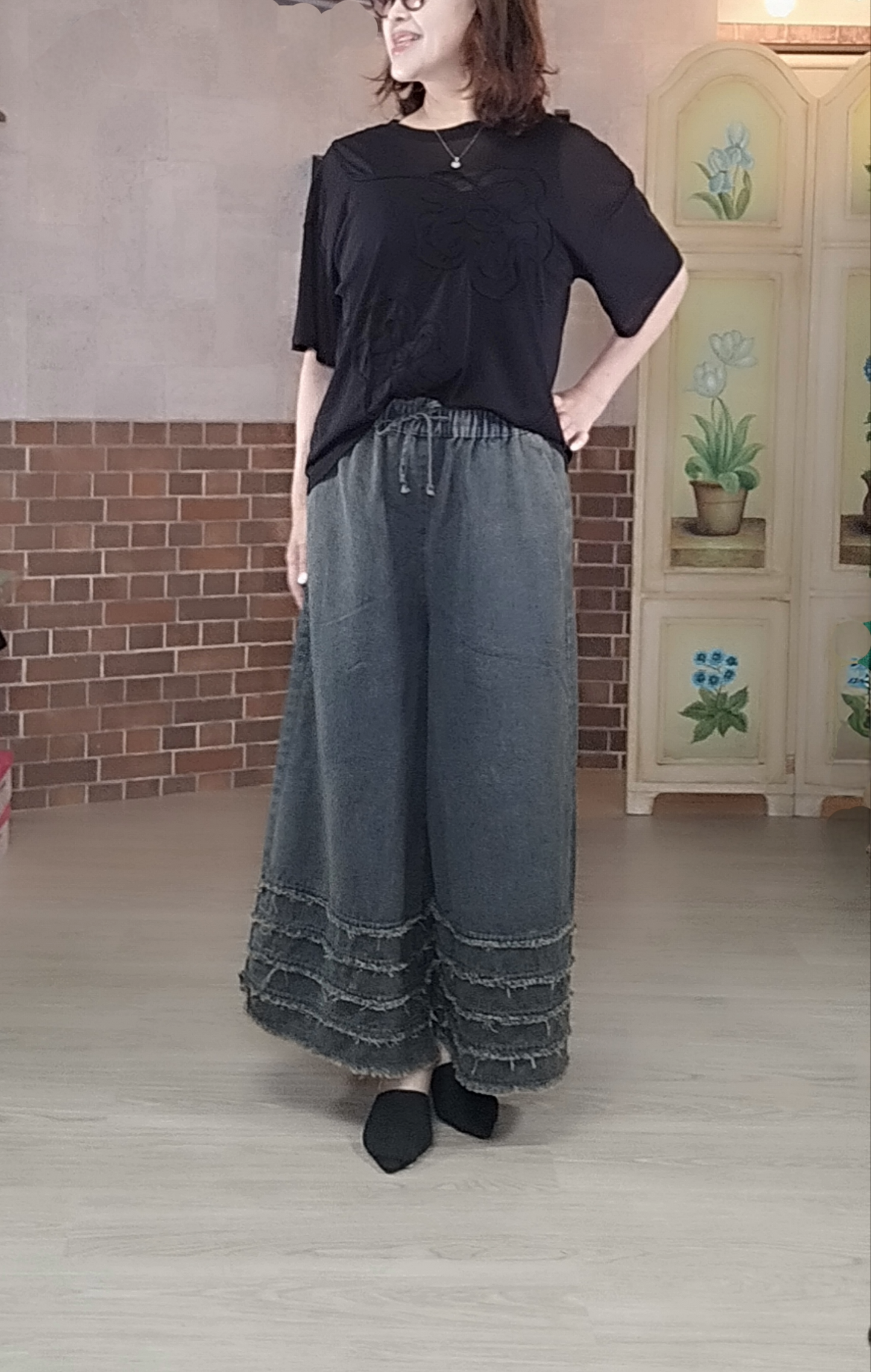 裾フリンジ切り替え・blackワイドデニム