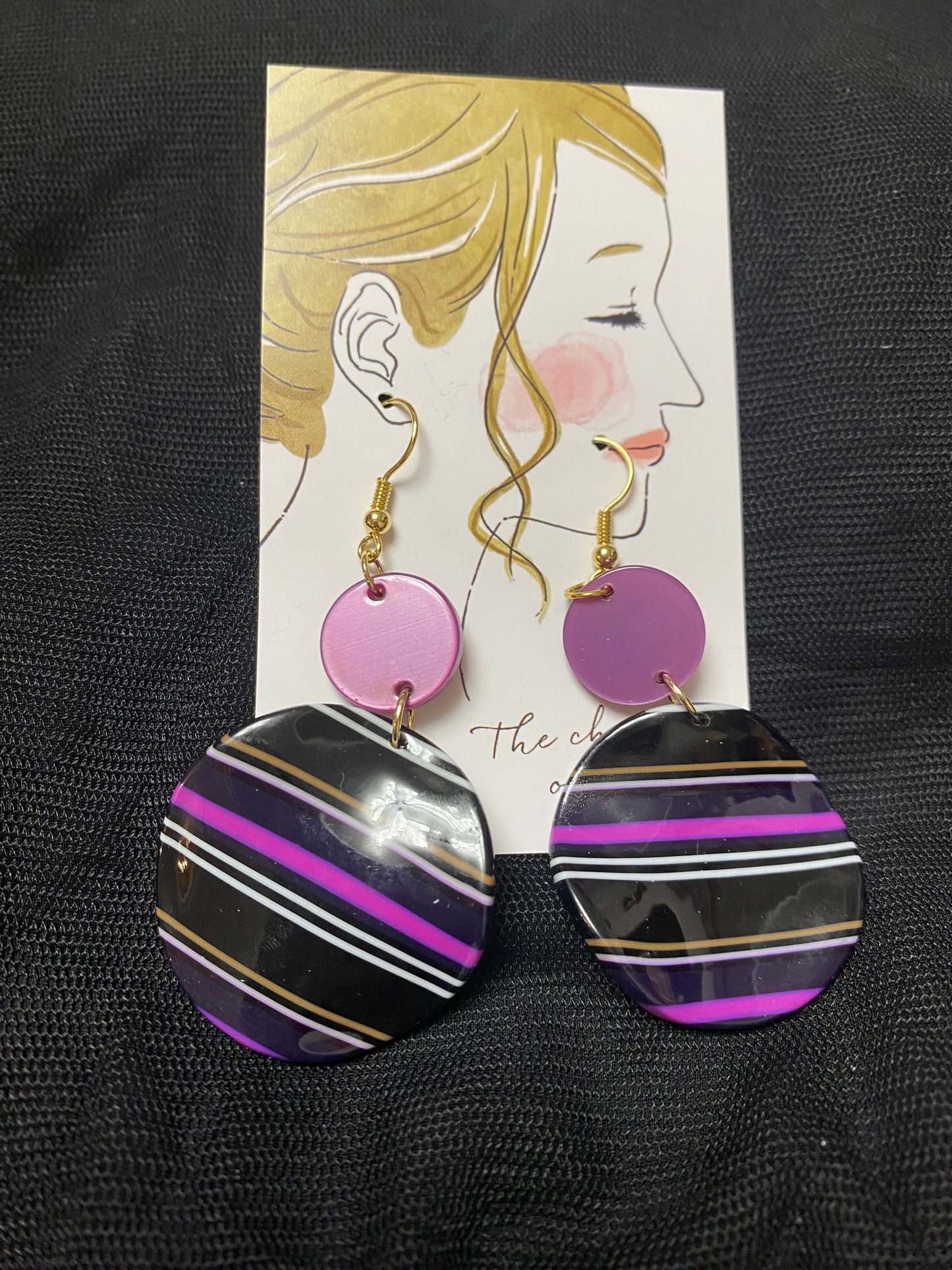 violetカラーピアス