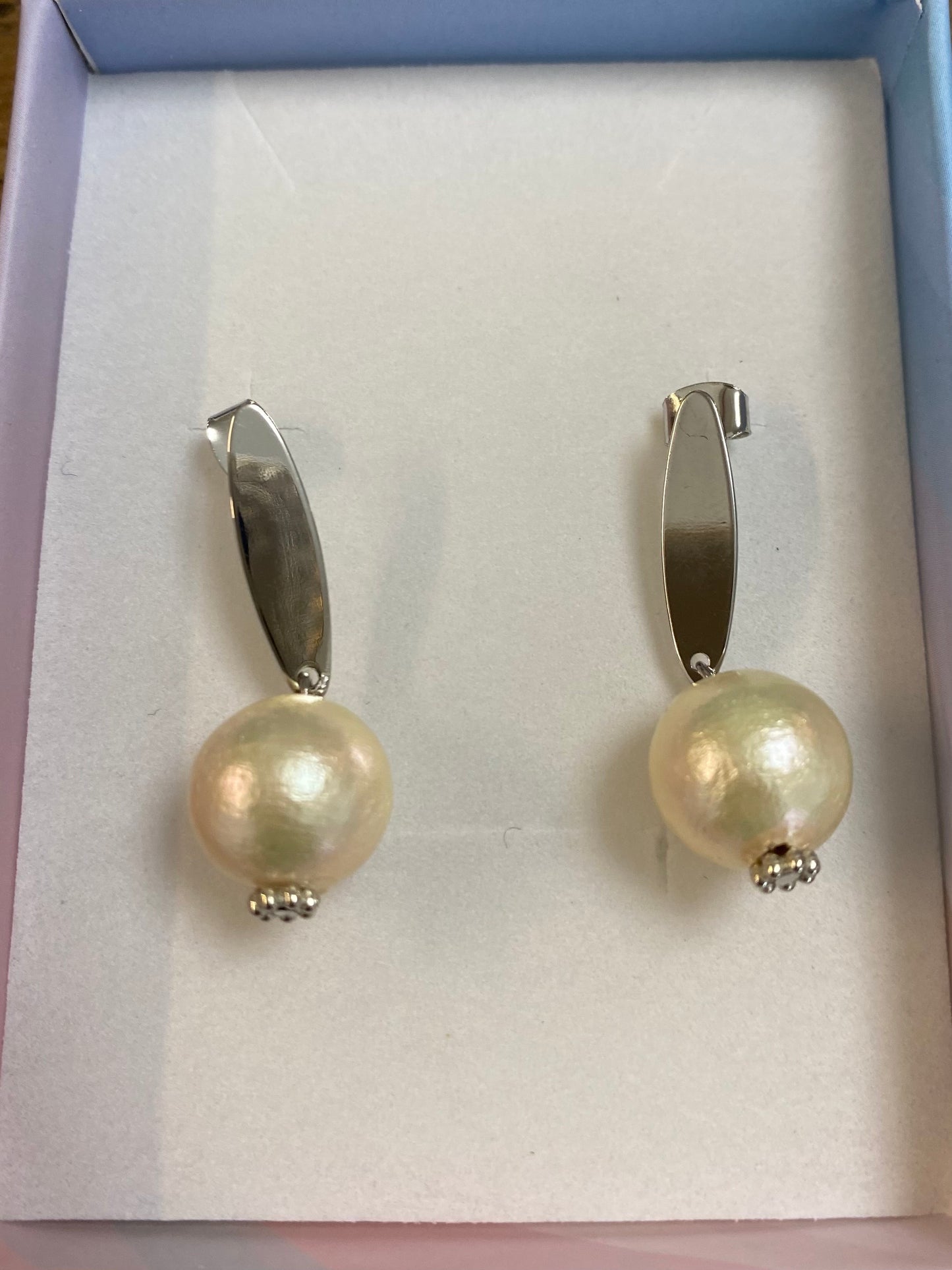 一粒パールピアス(2色展開)