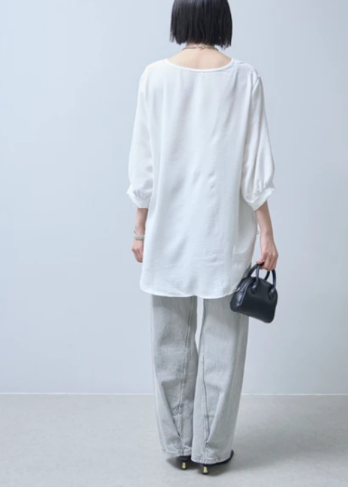 モノトーンボリューム袖Tシャツフォトプリント