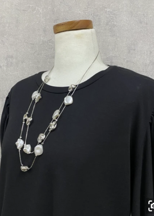 変形フェイクパールデザイン２連ネックレス