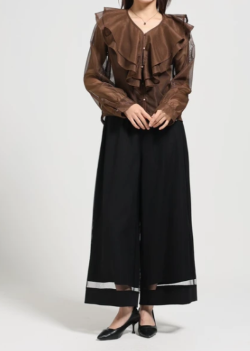 シアーラッフルブラウス