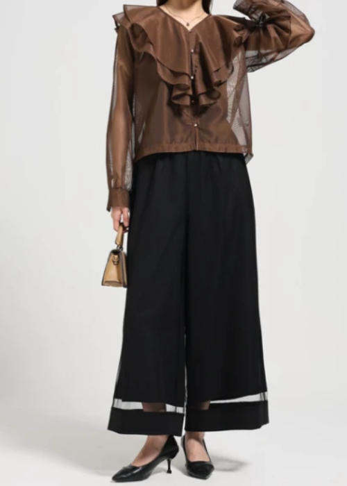 シアーラッフルブラウス