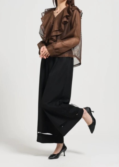 シアーラッフルブラウス