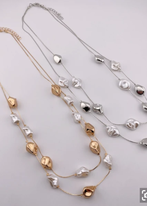 変形フェイクパールデザイン２連ネックレス