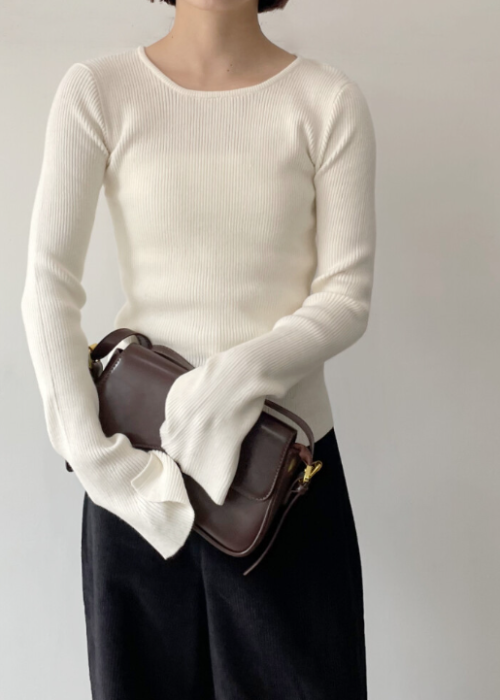 クール袖釦付きフレアスリーブプルオーバー