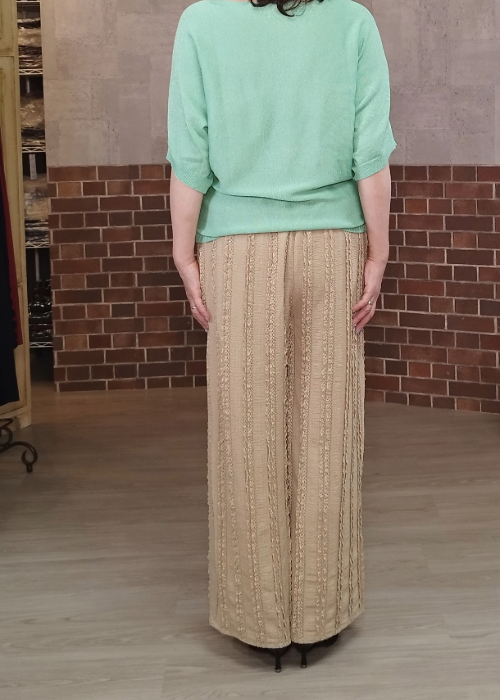 レースのワイドパンツ