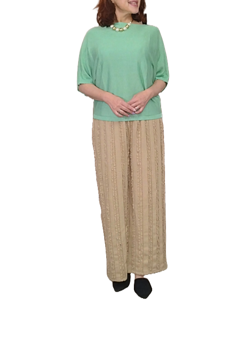 レースのワイドパンツ