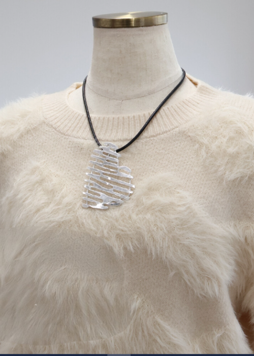 変形ハート型・シルバーメッシュネックレス