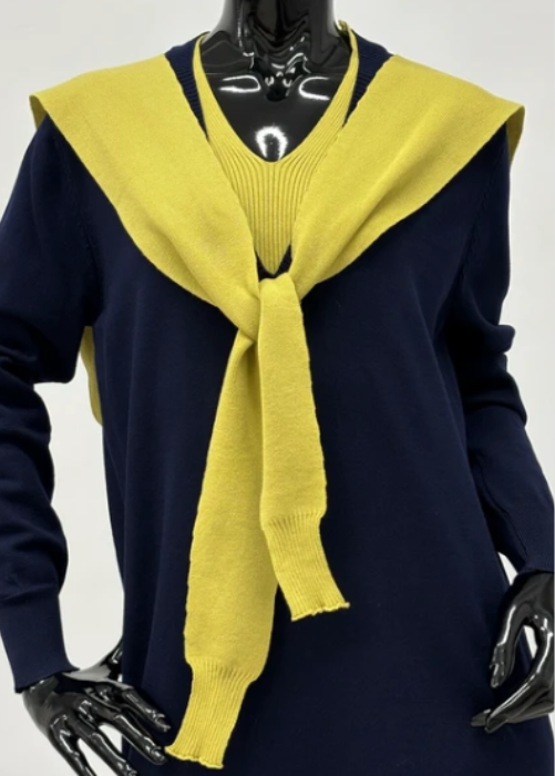 Vネック配色ニットワンピ・カーディガン風スカーフ