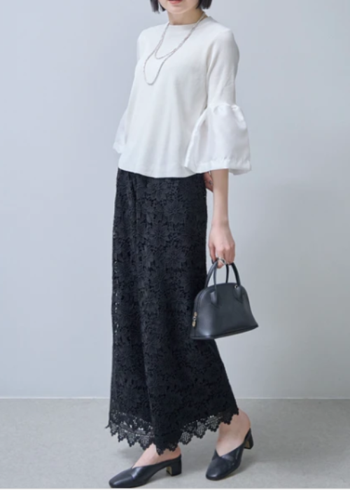 フラワー総レースのパンツ