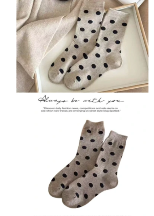 ドット柄の靴下