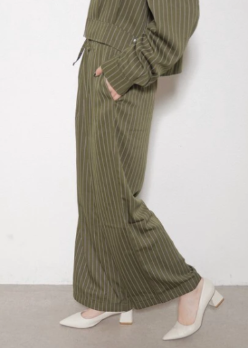 ピンストライプ柄ワイドパンツ（セットアップ可）