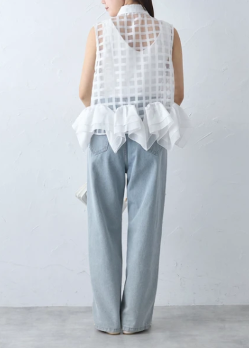 裾フリルの格子柄シアーブラウス
