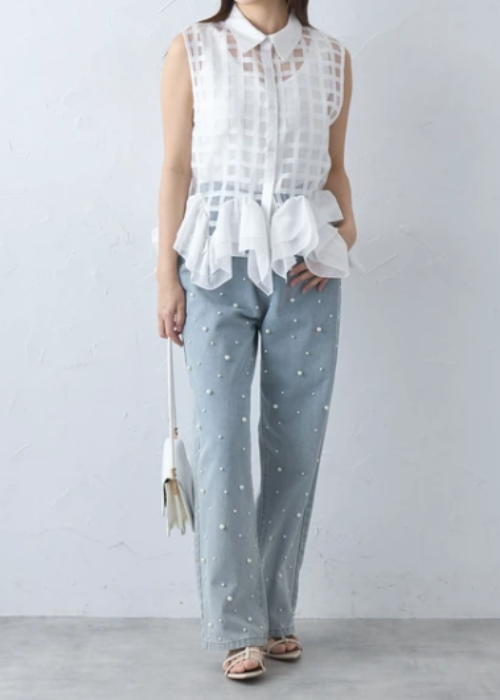 裾フリルの格子柄シアーブラウス