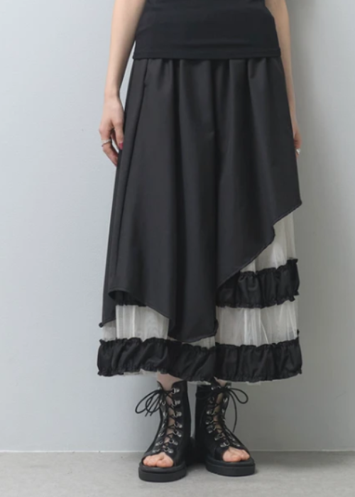 アシンメトリー裾フリルスカート