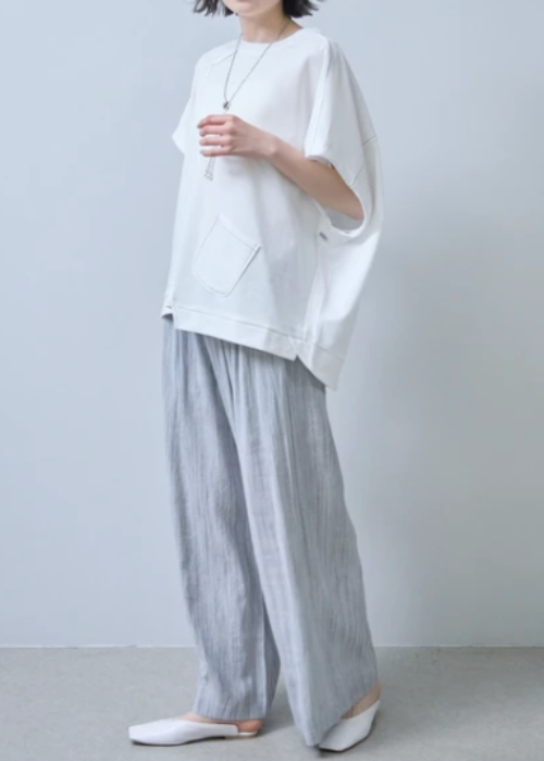 シンプルなストライプ柄ワイドパンツ