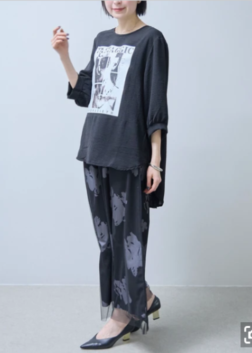 モノトーンボリューム袖Tシャツフォトプリント