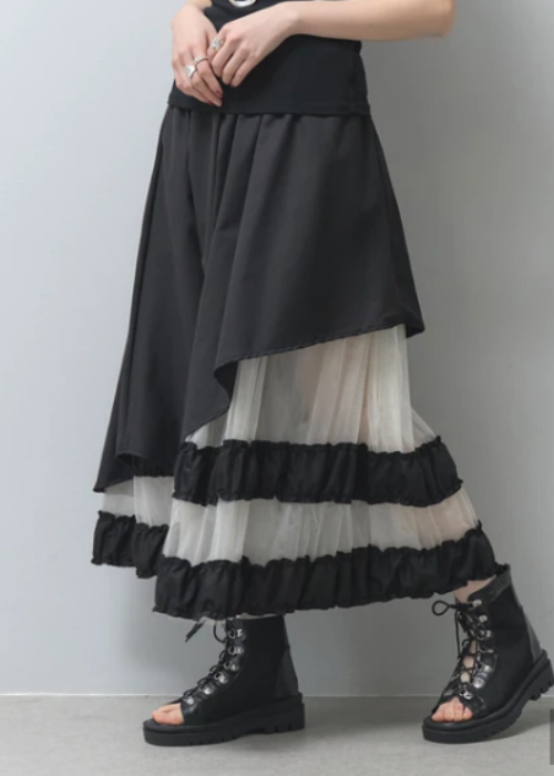 アシンメトリー裾フリルスカート