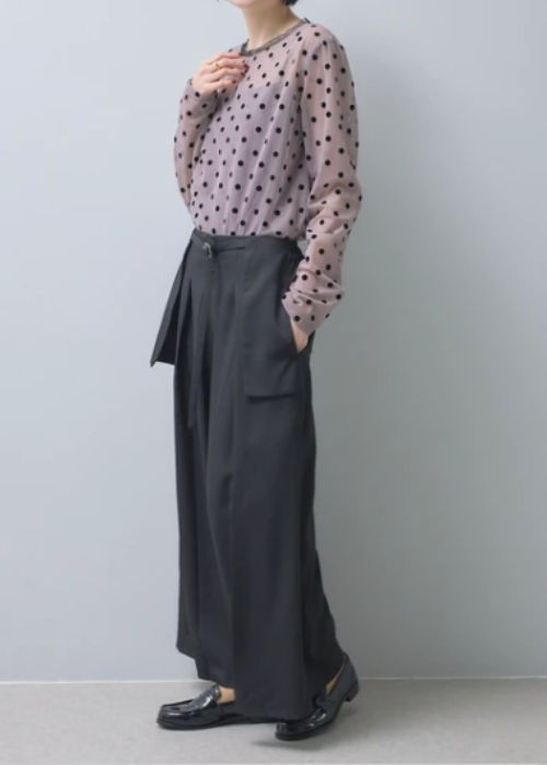 ドットフロッキー柄シアートップス