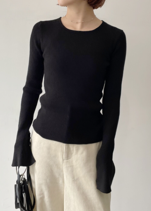 クール袖釦付きフレアスリーブプルオーバー