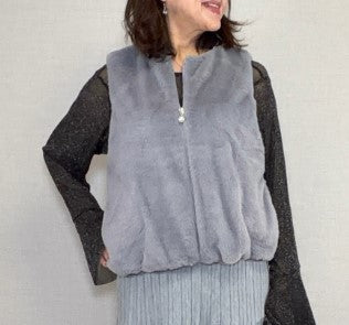フェイクパールボタン付き・エコファーベスト