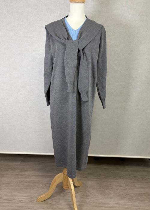 Vネック配色ニットワンピ・カーディガン風スカーフ