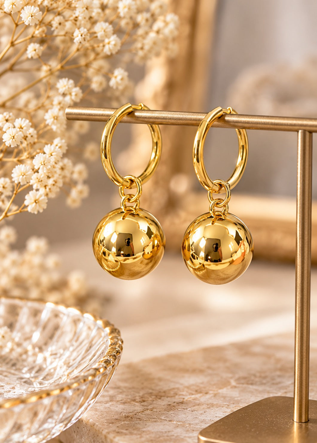 きらめくgoldボールフープピアス（アレルギー対応）